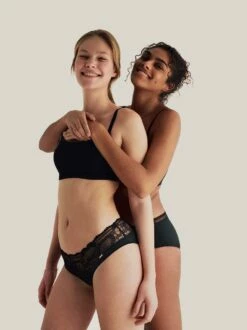 Chantelle Periodenunterwäsche Lace Shorty -Outlet CHANTELLE Store C15L40 011 1